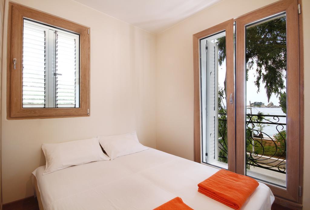Apartments Dangubic Petrovac Bagian luar foto